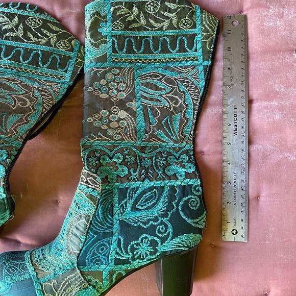 Embroidered Fabric Boots Size 42 Made in Turkey - Picture 5 of 8